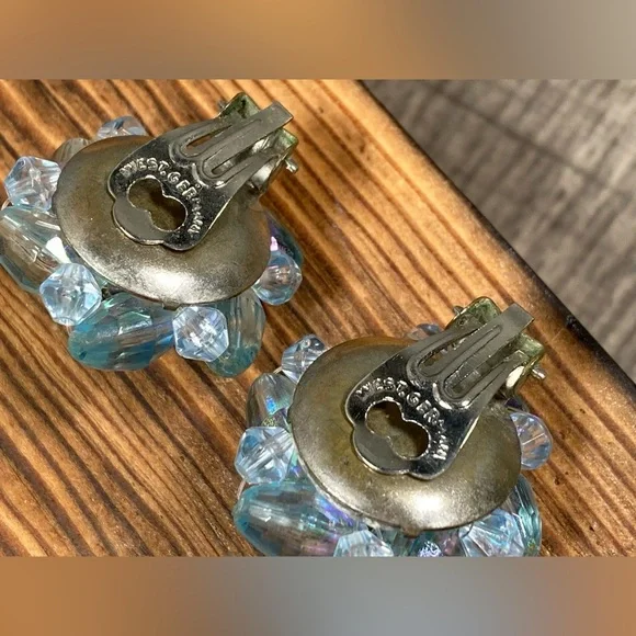 VINTAGE⚜️WEST GERMANY Light Blue Beaded Silver Tone  Cluster Clip On Earrings - Picture 8 of 11